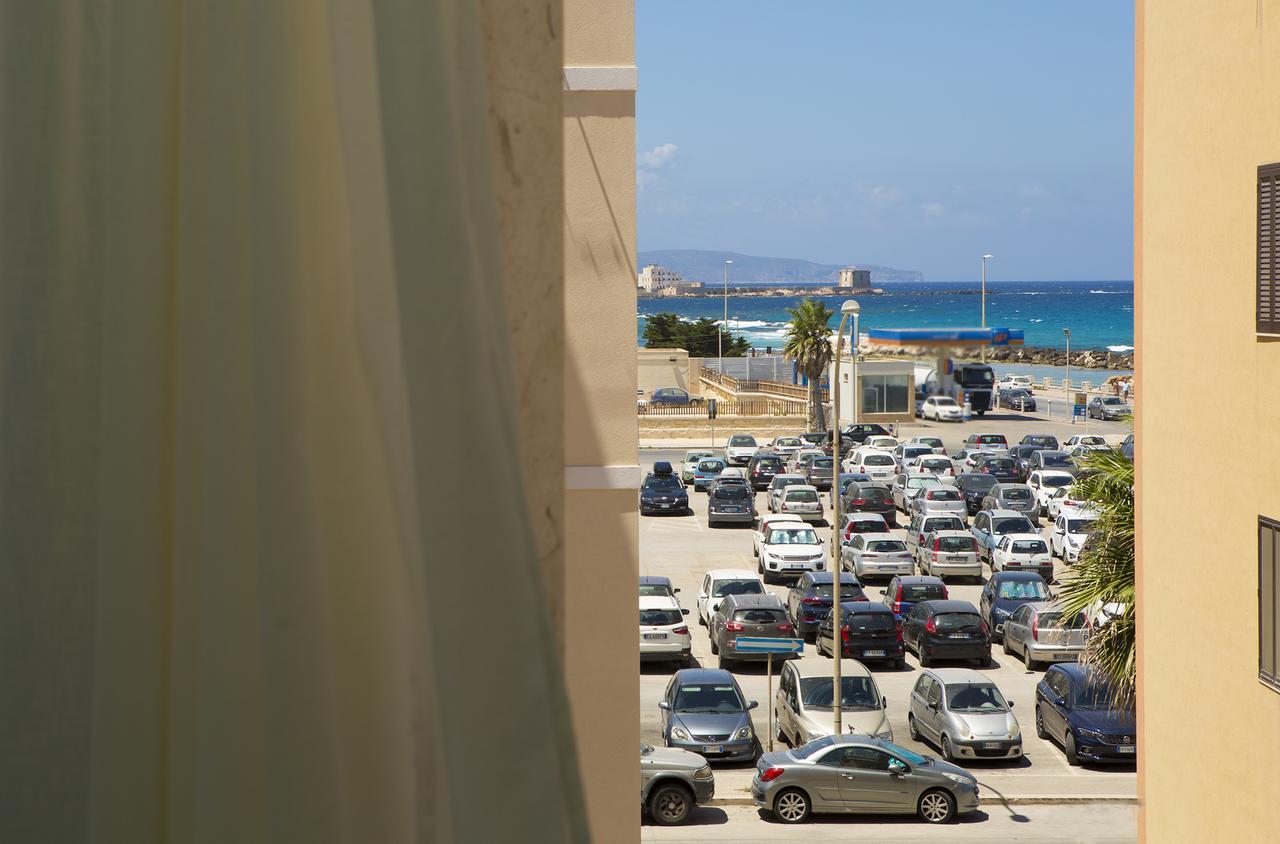 B&B Piazza Vittorio Трапани Екстериор снимка